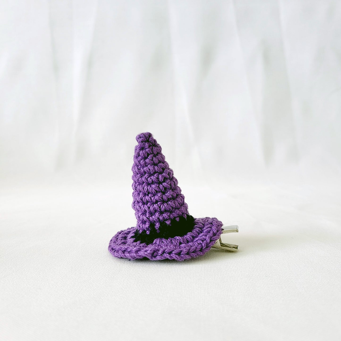 POOKOOLAND Cute handmade crocheted hat hairpins, hairclips - Picnic Hats, Witch Hats, Santa Hats