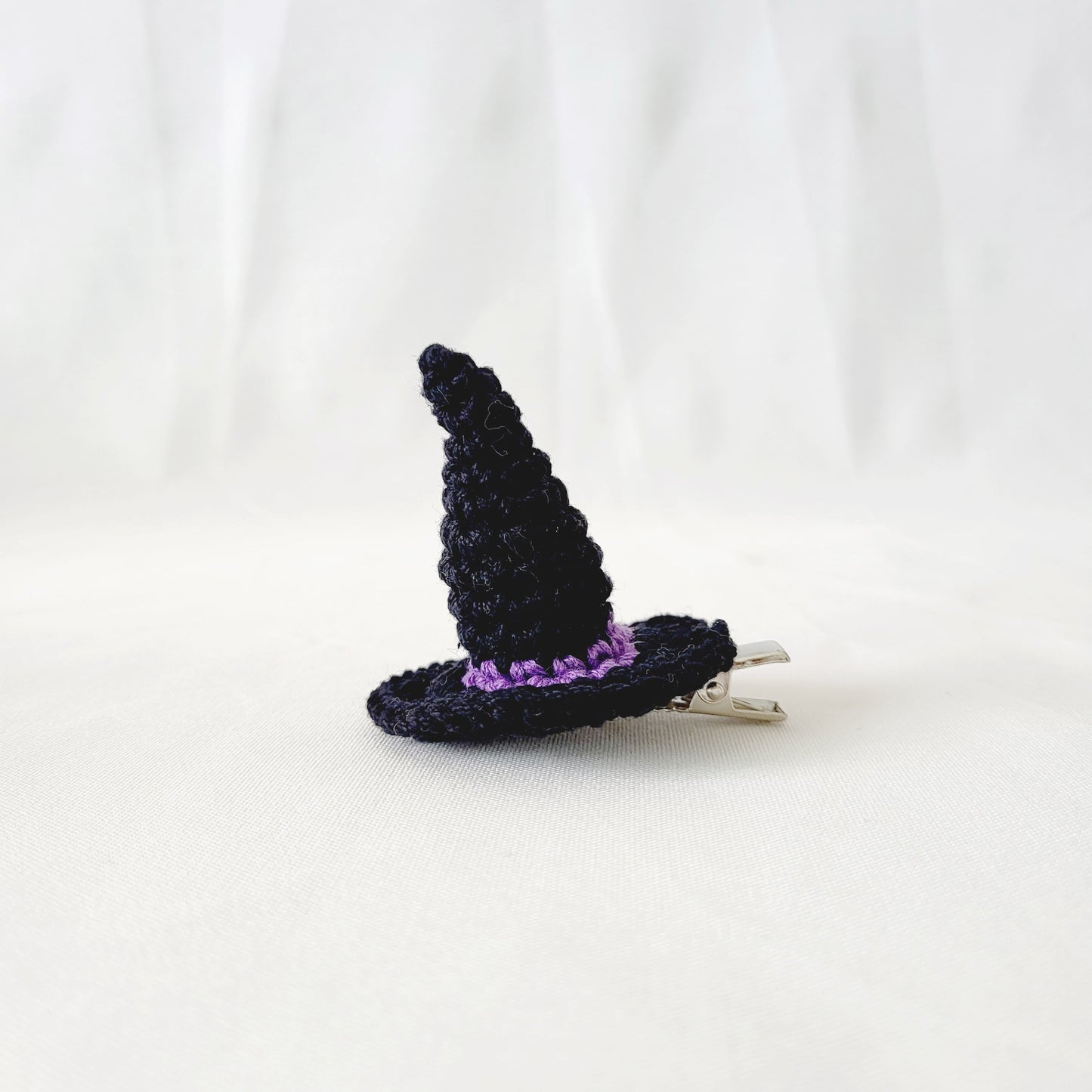 POOKOOLAND Cute handmade crocheted hat hairpins, hairclips - Picnic Hats, Witch Hats, Santa Hats